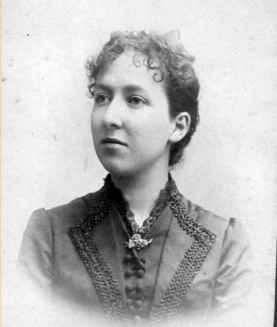 1887 yvonne 18 ans 1