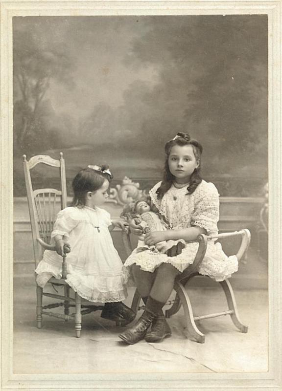 1907 magdeleine et marie louise