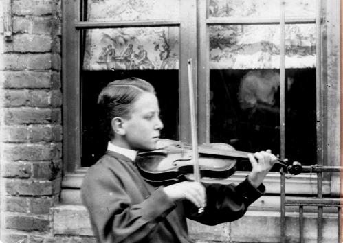 Jean au violon